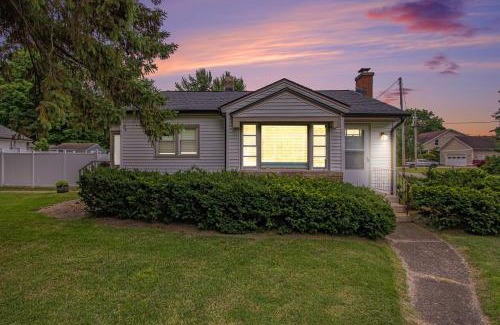 New Buffalo House | Square Toe's Last Resort