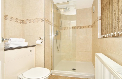 Stoke-on-Trent House | Squirrel Cottage by YourStays
