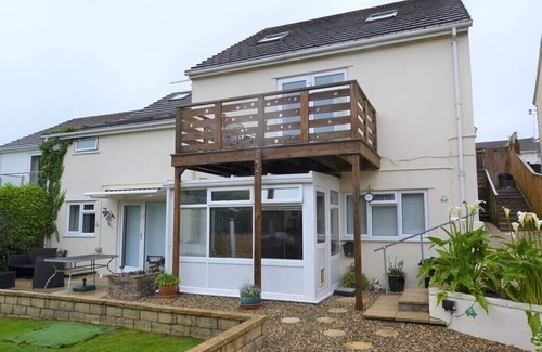 Saundersfoot House | Squirrels Rest comfortable home 3 min drive to Saundersfoot Beach sleeps 8