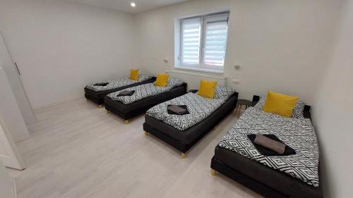 Vasarosnameny Apartment | Stílus Apartman