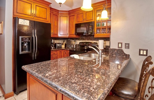 Mammoth Lakes Condo | St Anton Condos #27 (1-Bedroom) with Pool by RedAwning