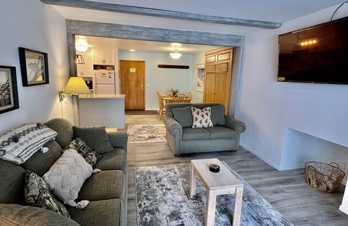 Mammoth Lakes Condo | St Anton Condos #39 (1-Bedroom) with Pool by RedAwning