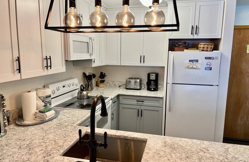 Mammoth Lakes Condo | St Anton Condos #39 (1-Bedroom) with Pool by RedAwning