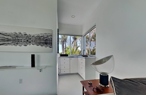 Saint Armands Key House | St Armands Key Walk to Beach - 3 Bedrooms 4+ Bathrooms Private Heated Pool