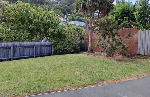 St. Clair House | St Clair Stay – Walk to the Surf - 2 bedrooms