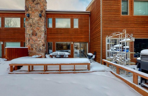 Jackson Hole Apartment | St John C