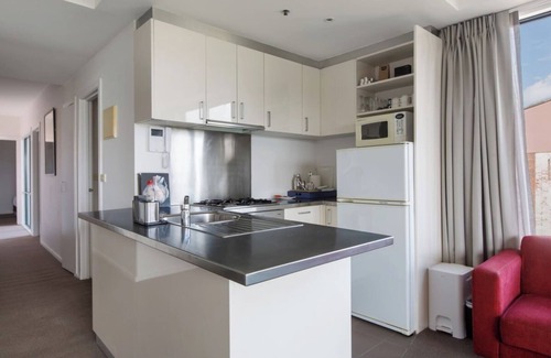 St Kilda Apartment | St Kilda Sands Stroll to the Beach and Esplanade