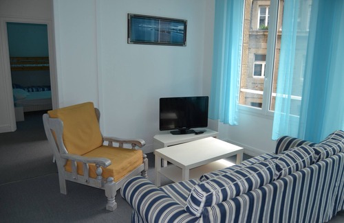Intra Muros Apartment | ST-MALO Intra-Muros, 2 bedrooms, elevator, 100 m from the sea