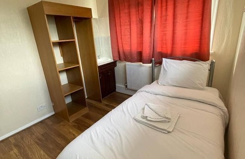 Kenton Hotel | St Nicholas Hotel Kenton