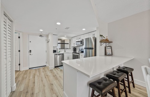 Belle Vista Condo | St. Pete Beachfront | Luxury Oasis