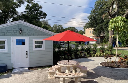 St. Petersburg - Clearwater Cottage | St Pete/gulfport Tiny little small home