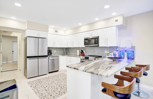 St. Pete Beach House | St Pete Upham Beach Private Boutique Pool