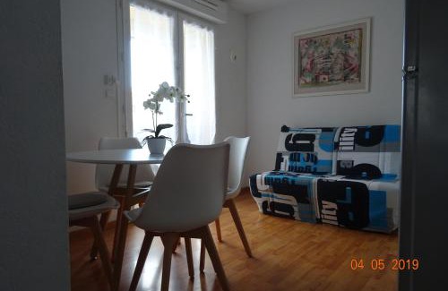 Saint-Pierre-la-Mer Apartment | St Pierre La Mer, VUE SUR MER, Quartier calme, T2