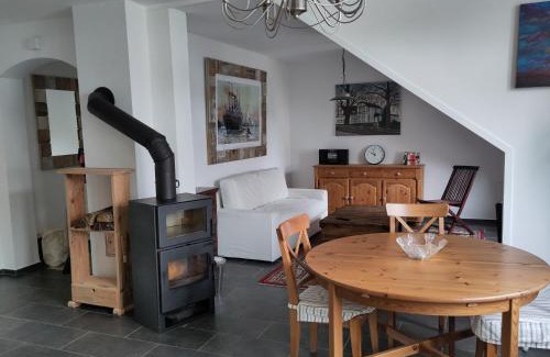 Neumuhlen-Dietrichsdorf Apartment | Stadtvilla