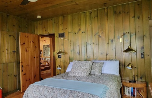Frazee Cabin | Staff meetup!nCouples stay.nFall Color! n1948 Lake LodgenRustic elegancennnnn