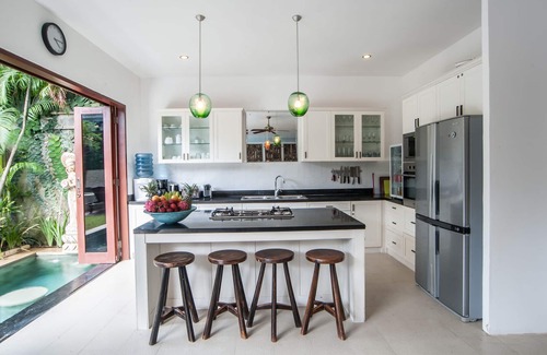 Dyanapura Villa | Staffed Luxury Villa, Chef Services. Beach & Shops Central Seminyak,