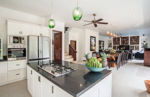 Dyanapura Villa | Staffed Luxury Villa, Chef Services. Beach & Shops Central Seminyak,