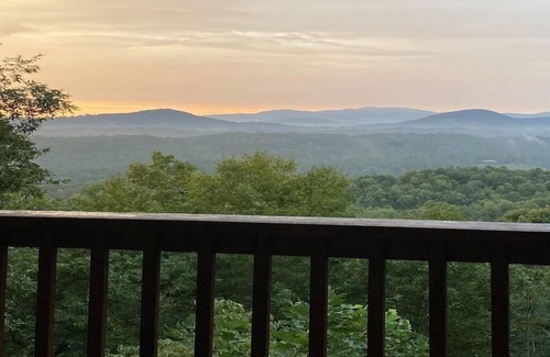 Morganton Cabin | Stairway to Heaven- Pet Friendly | Pastoral Views | Outdoor Fire Pit