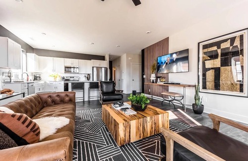 Whitebridge House | Stallion Stable 228-Rooftop Deck-Mins to Midtown