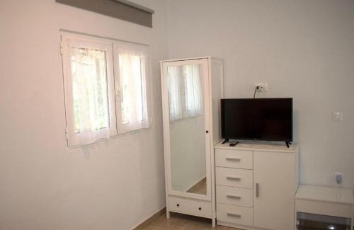 Daratsos House | Stamatias Home, fully equipped cottage 5 minutes from the sea