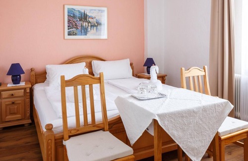 Morbisch am See Cottage | Standard Doppelzimmer Hofseite - Pension Laubenhof