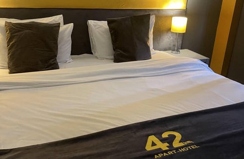 Scunthorpe Hotel | standard double bedroom with en suite