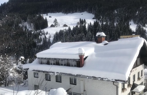 Hirschegg House | Standard double room with shower / WC - Gasthof Hirsch