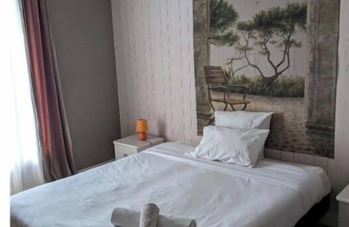 Nouan-le-Fuzelier Apartment | Standard room