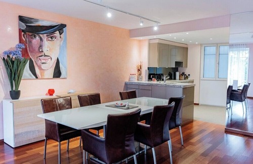 Montreux City Centre Apartment | Standard Three Bedroom Apartment in Montreux with Lake View