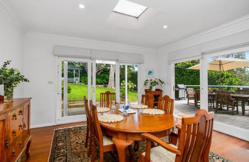 Newport House | Stanley Beach Pad - 5 mins to beach