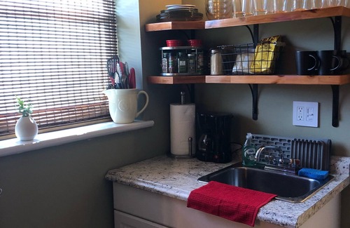 Gulfport Cottage | Star Cottage at Stetson is a cozy and quaint cottage in Gulfport