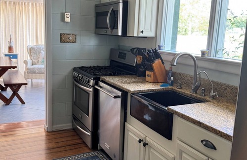 Deltaville House | Starfish Cottage Waterfront Home in Deltaville