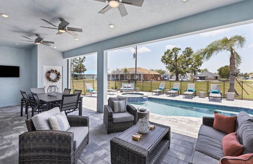 Punta Gorda House | Starfish Retreat Private Spa Pool Home Burnt Store Village Dog Friendly!
