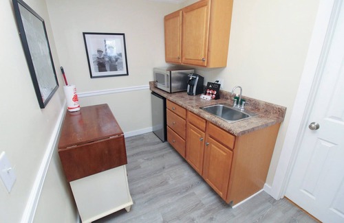 Nags Head Apartment | Starfish Suite at Fin & Feather 2BR Condo with Sound Views + Close to Beach