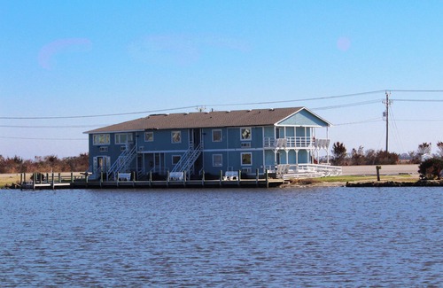 Nags Head Apartment | Starfish Suite at Fin & Feather 2BR Condo with Sound Views + Close to Beach