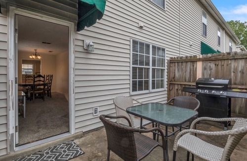 Starkville Apartment | Starr Living by OneHometown Getaways