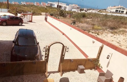 Foz do Arelho Apartment | Star💫room ocean views, walking distance to beach