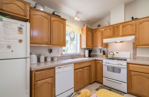 Squaw Valley House | StarryOaks Cottage on 15 Acres