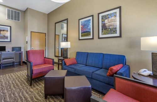 Cody House | Start Your Adventure Right w/Our Comfy Room & Complimentary Breakfast