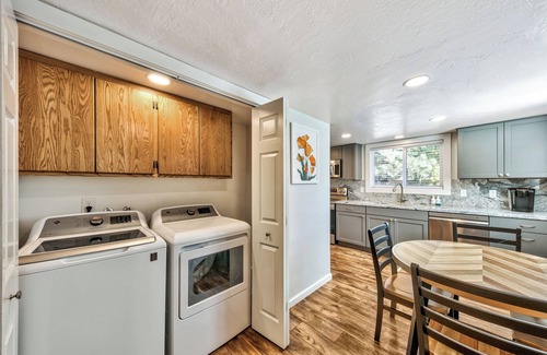 Lakeside Park House | Stateline Retreat: Walk to Gondola & Lake, Hot Tub