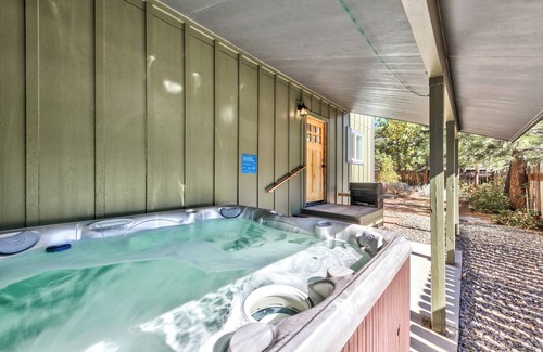 Lakeside Park House | Stateline Retreat: Walk to Gondola & Lake, Hot Tub