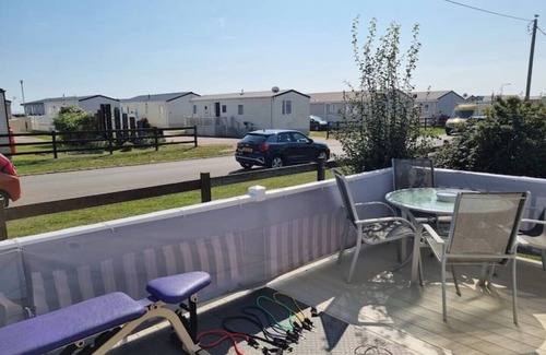 Felixstowe House | Static Caravan next to the Beach & Nature Reserve