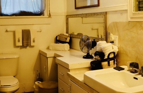 Kingsville House | Stay at Kingsville’s historic district