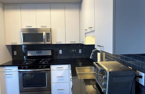 Chinatown Apartment | Stay at Massive studio apartment right in the heart of the City of Angels