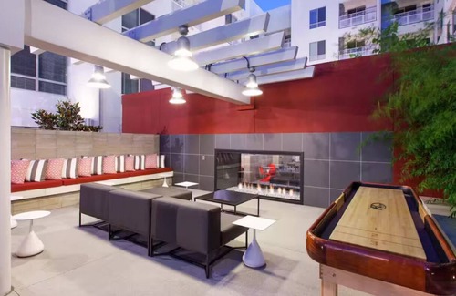 Chinatown Apartment | Stay at Massive studio apartment right in the heart of the City of Angels