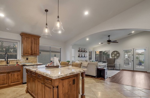 Canyon Trails House | Stay for Super Bowl! Cozy Cactus Retreat, Private Pool in Great Location!