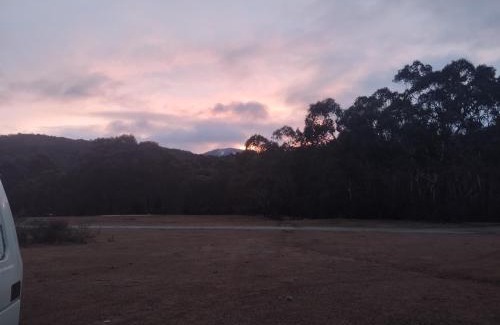 Jindabyne House | Stay in a tent in beautiful Jindabyne !