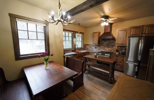 Agpar Apartment | Stay in Glacier National Park @ Apgar Lookout Retreat, Suite 2