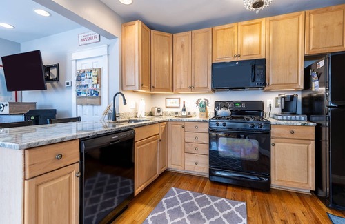 Historic District House | Stay in Historic apartment 2 blocks from Main St with parking - dog-friendly