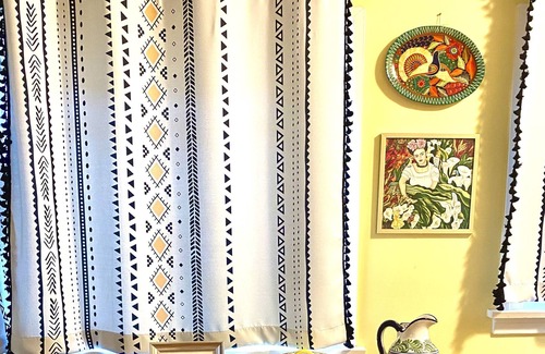 Altadena House | Stay in LA LA Land at Captivating Casa Luna